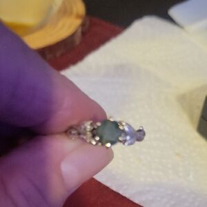 Elegant Silver and Green Women's Ring Size 4.5